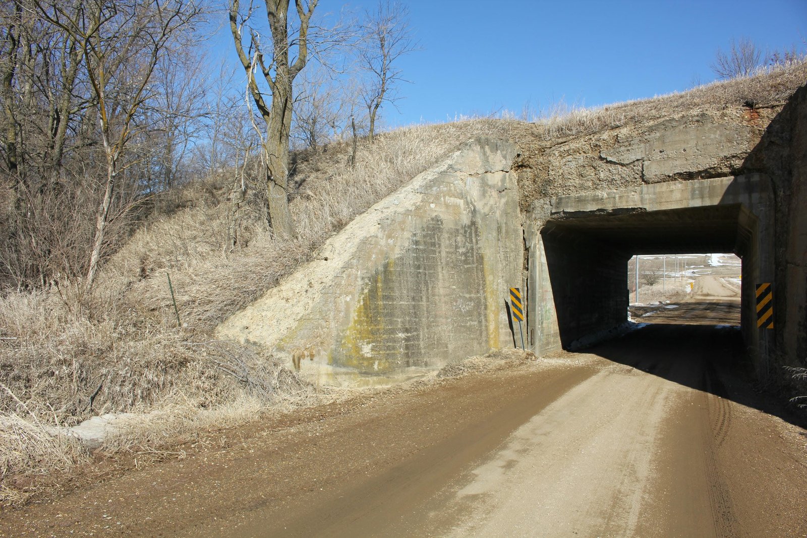Southwest wing wall
